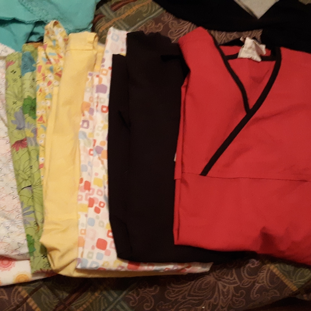 SCRUB TOPS BUNDLE SMALL TO MEDUIM